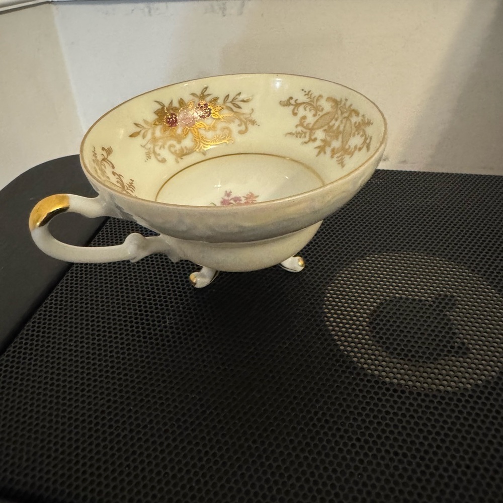 Vintage Elegant Cream and Gold Mug with Floral Design